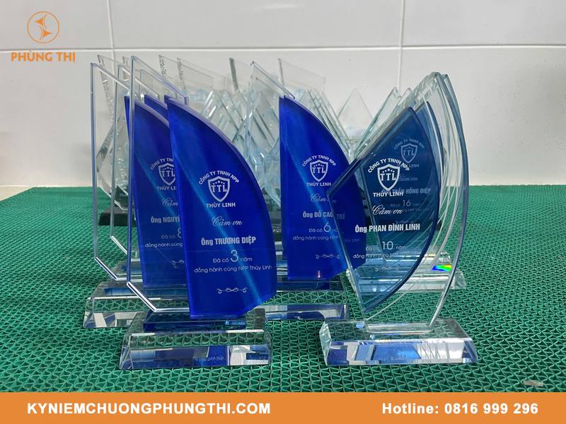 Quà lưu niệm cho dân văn phòng