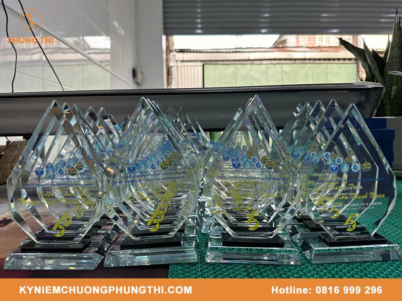 Quà lưu niệm cuối năm