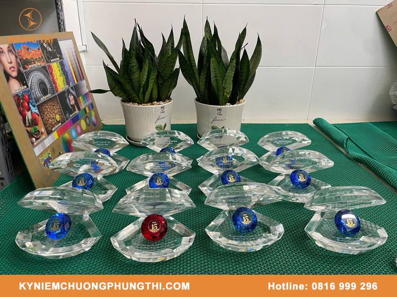 Quà lưu niệm cuối năm