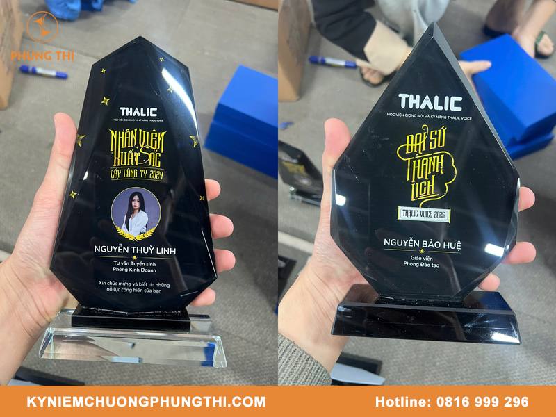 Quà lưu niệm khắc laser đẹp tinh xảo & đa dạng mẫu mã Quà lưu niệm khắc laser