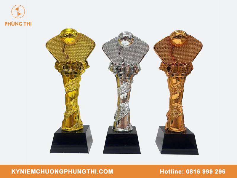 Chất liệu làm cúp Pickleball