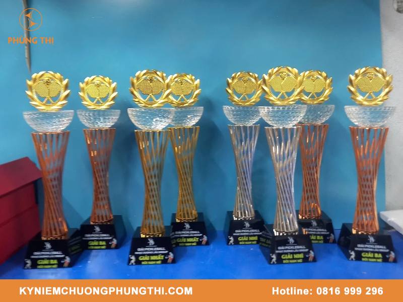 Chất liệu làm cúp Pickleball