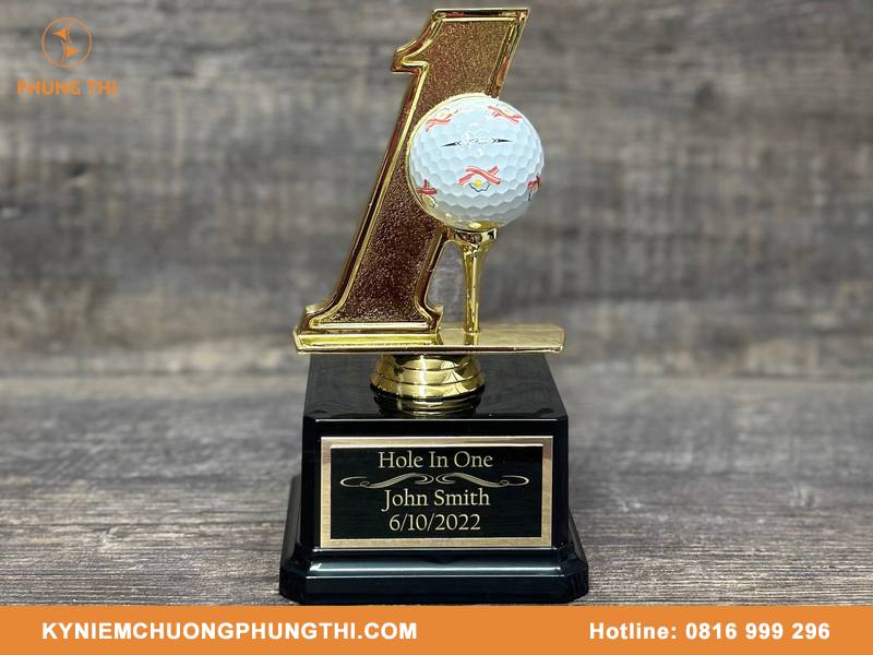 Cúp Golf cho giải Hole-in-One (HIO)