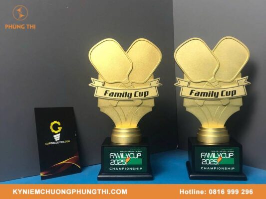 Cúp pickleball đôi nam nữ