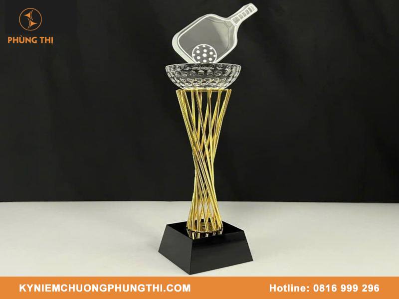 Thiết kế cúp Pickleball theo yêu cầu