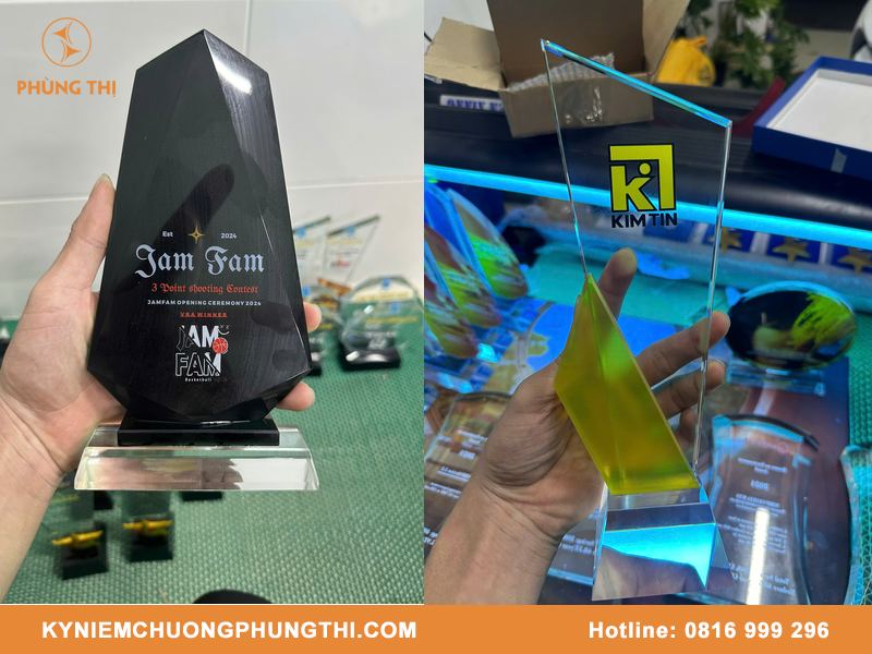 Làm biểu trưng pha lê theo yêu cầu