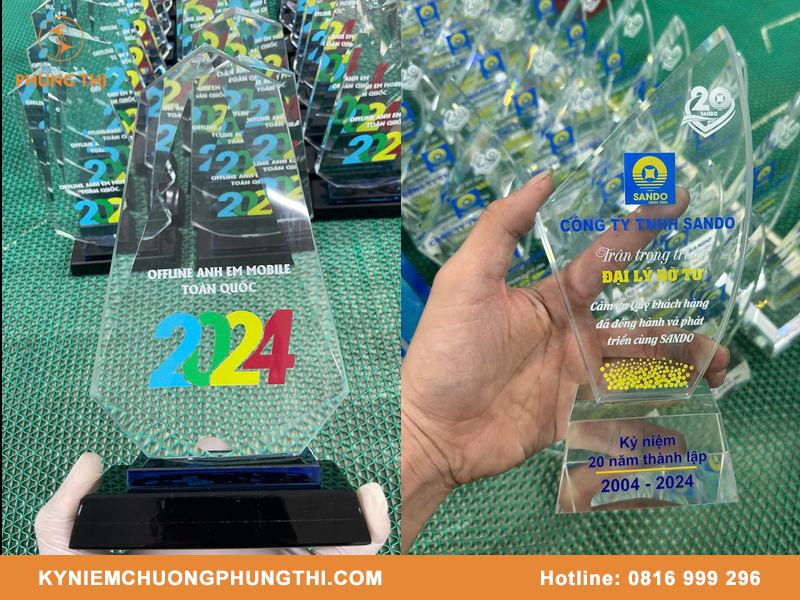 Màu pha lê là màu gì?