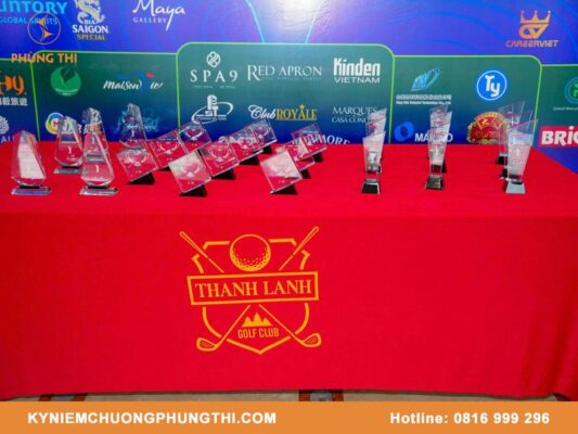 Pha lê để bàn làm việc