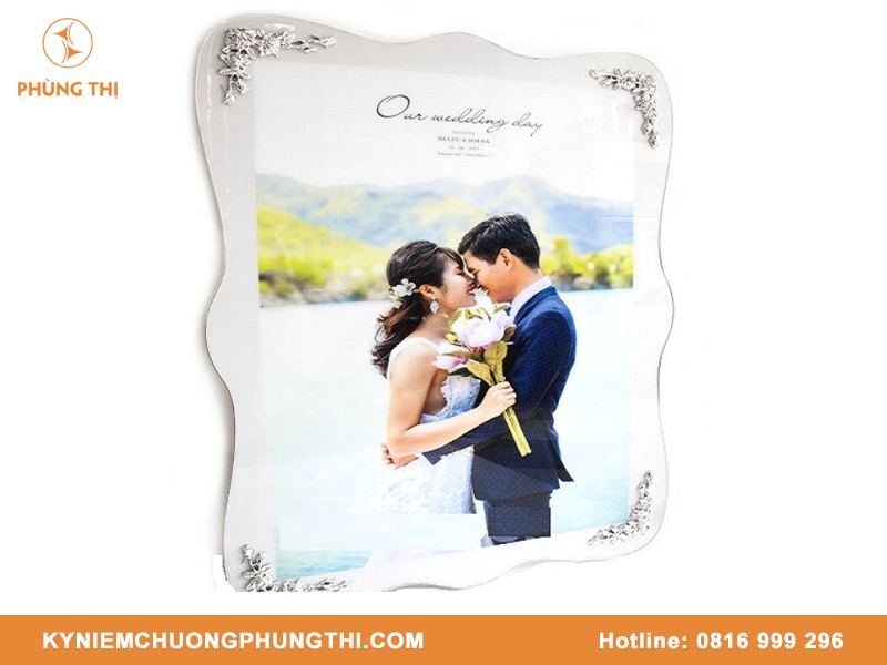 So sánh ảnh tráng gương và ảnh pha lê