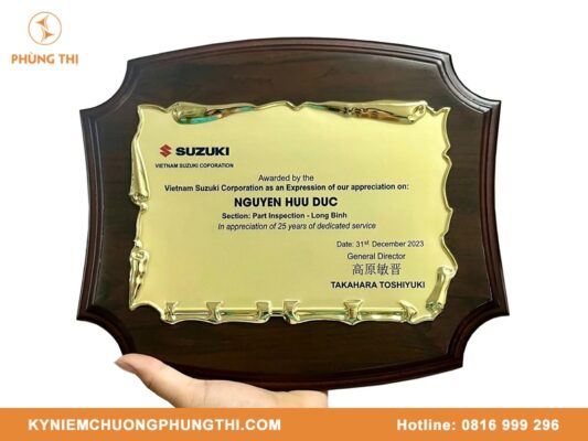 Bảng vinh danh cao cấp khác gì thường