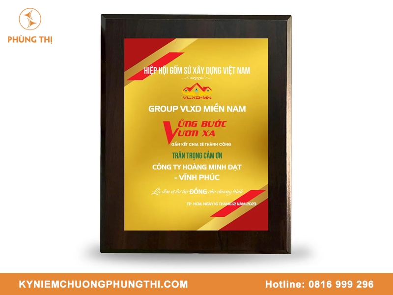Bảng vinh danh cao cấp khác gì thường