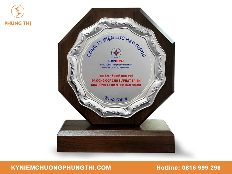 Bảng vinh danh giá bao nhiêu? Địa chỉ đặt hàng uy tín Bảng vinh danh giá bao nhiêu?