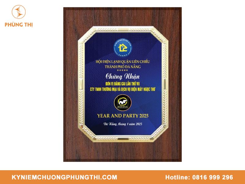 Nội dung bảng vinh danh gồm những gì?