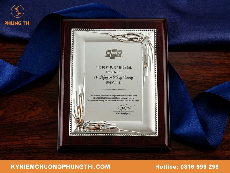 Bảng vinh danh nhân viên cuối năm