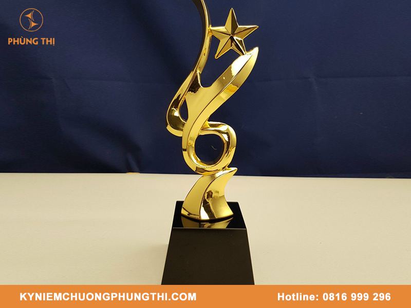 Cúp hợp kim ngôi sao