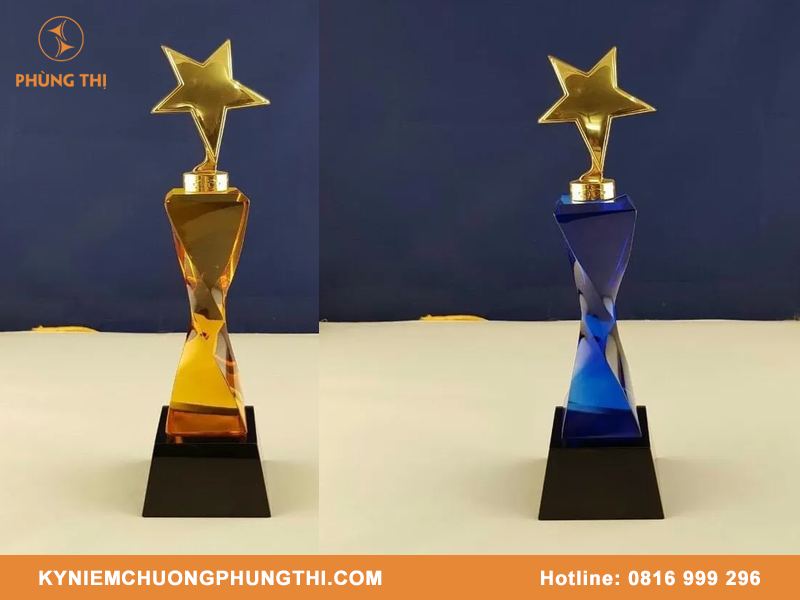 Cúp hợp kim vs cúp pha lê loại nào thẩm mỹ & bền bỉ hơn Cúp hợp kim vs cúp pha lê