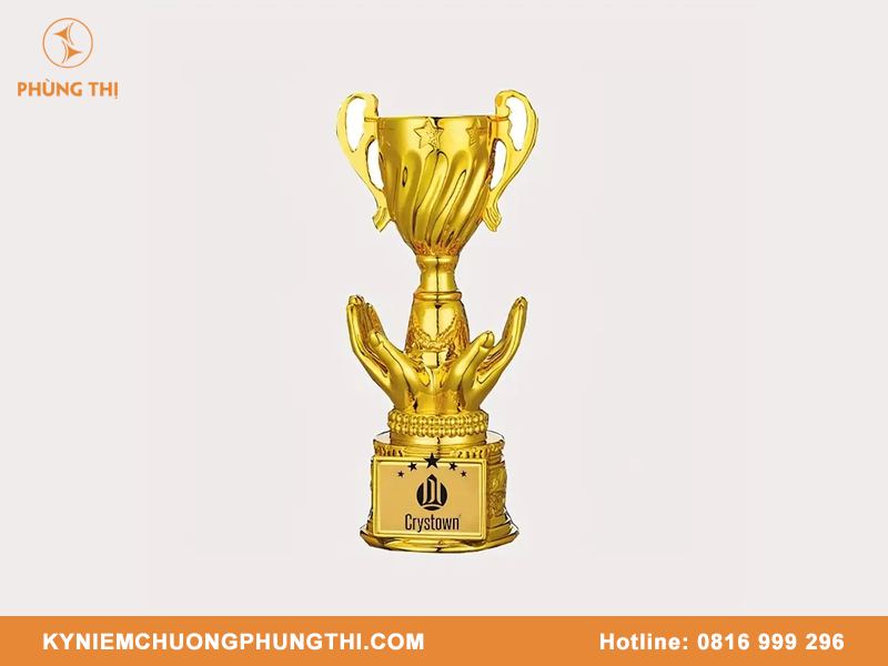 Cúp hợp kim vs cúp resin đâu là lựa chọn phù hợp? Cúp hợp kim vs cúp resin