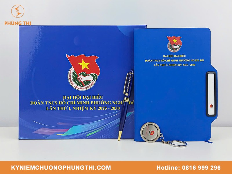 Quà tặng đại biểu trang trọng, ý nghĩa, giúp lưu giữ kỷ niệm qua tang dai bieu