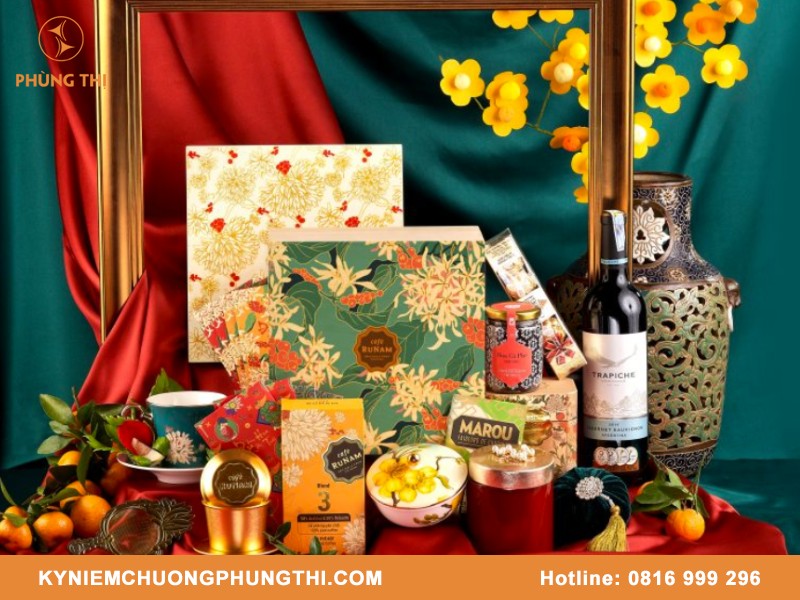 Quà tặng year end party tri ân cống hiến đêm tiệc tất niên qua tang year end party