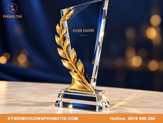 Mua cúp hợp kim pha lê vinh danh sang trọng giá xưởng